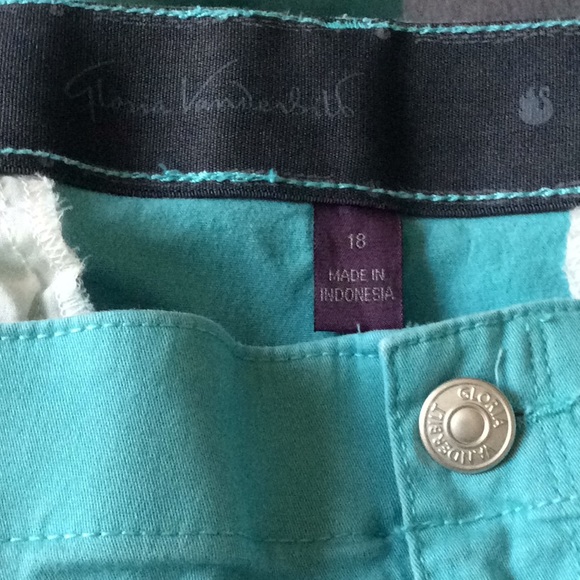 Stretch Crops - Picture 3 of 3